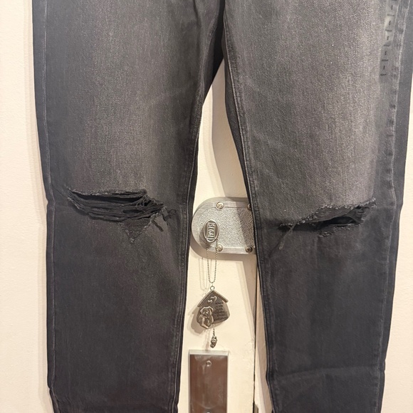 NWT Strigid Mom Destroyed Black Jeans Size 8 / 29W - Picture 8 of 14
